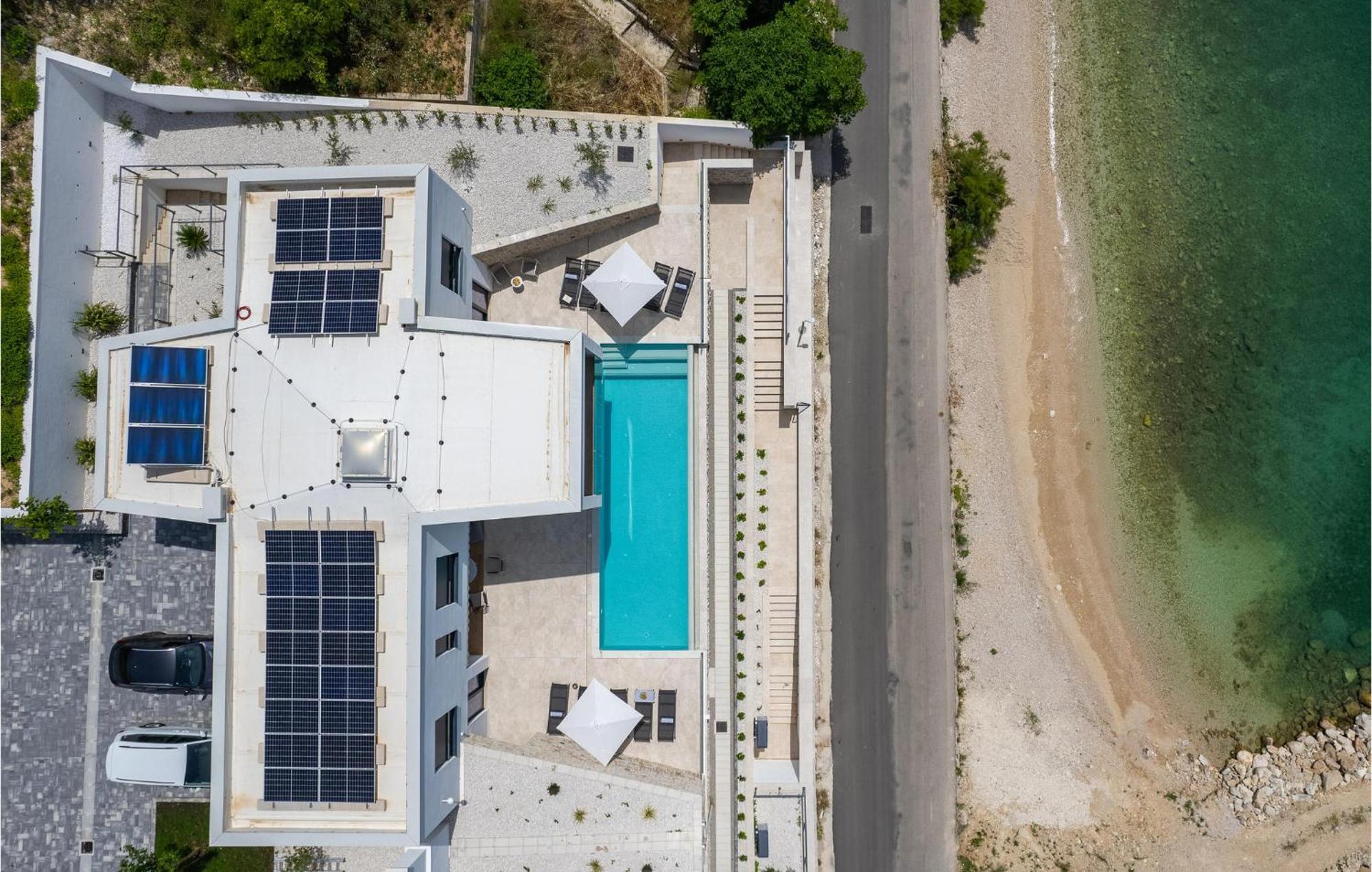 Beautiful Home In Omis With Kitchen エクステリア 写真