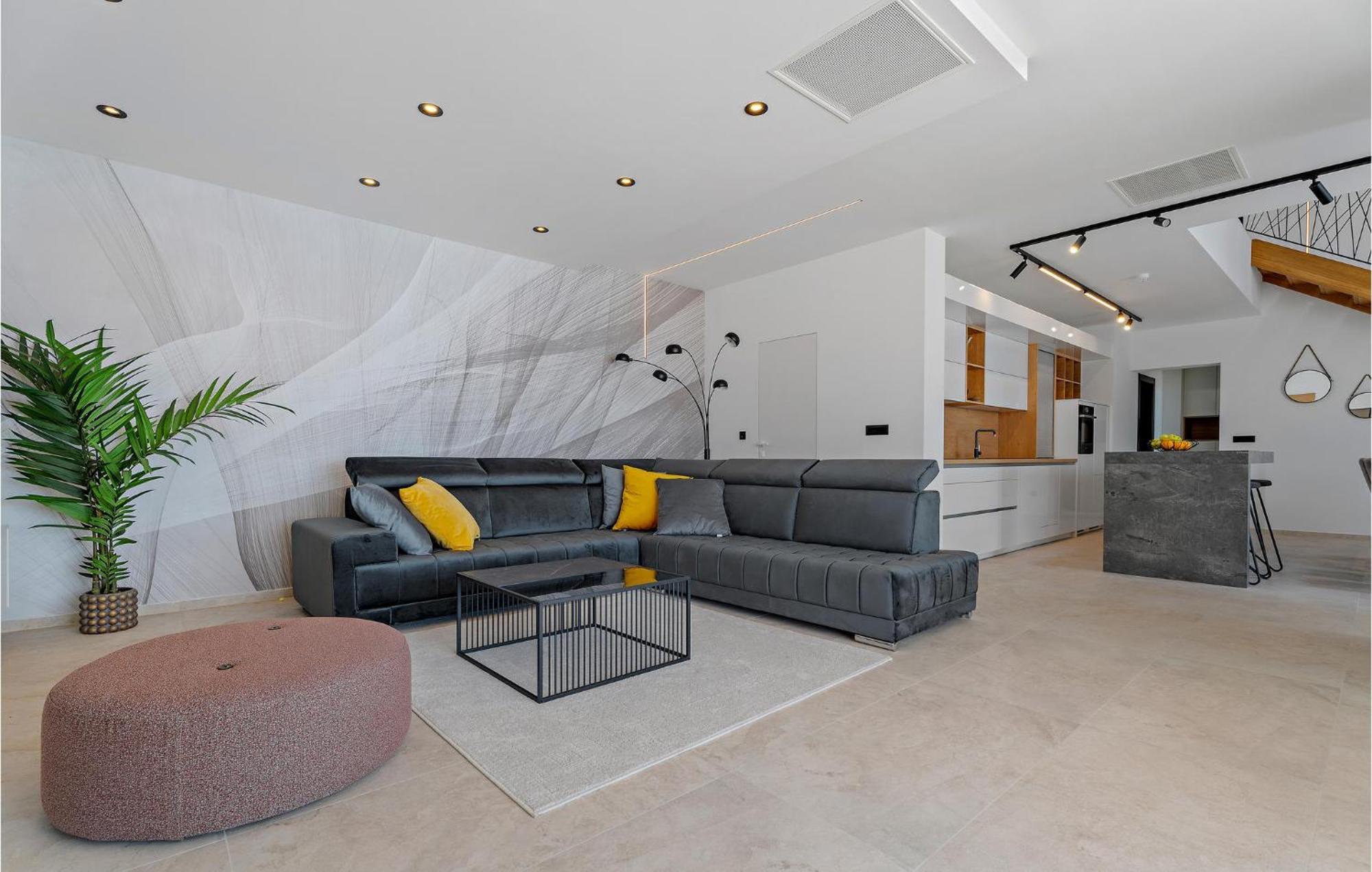 Beautiful Home In Omis With Kitchen エクステリア 写真