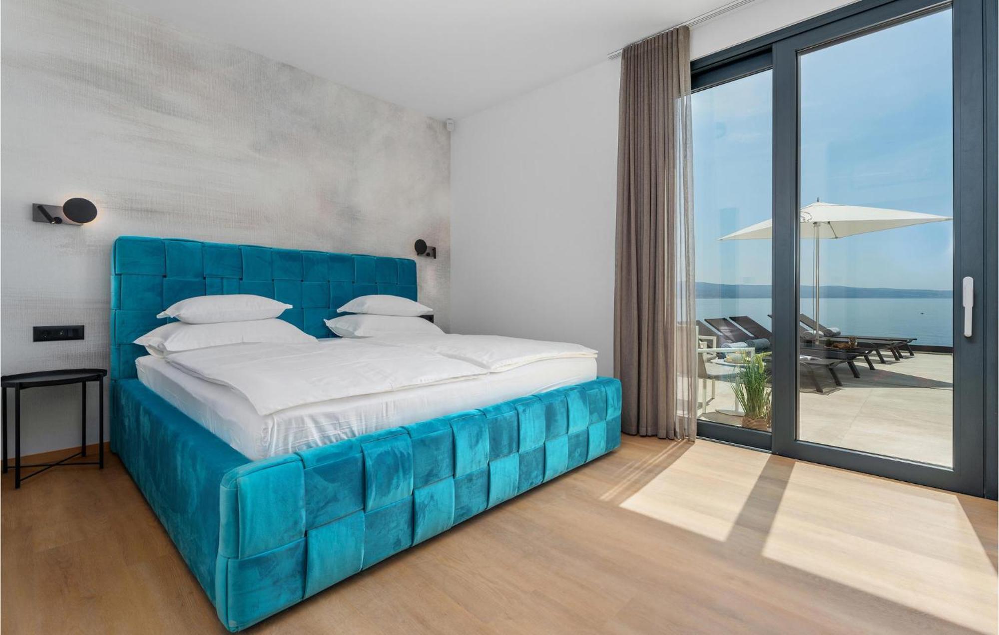 Beautiful Home In Omis With Kitchen エクステリア 写真
