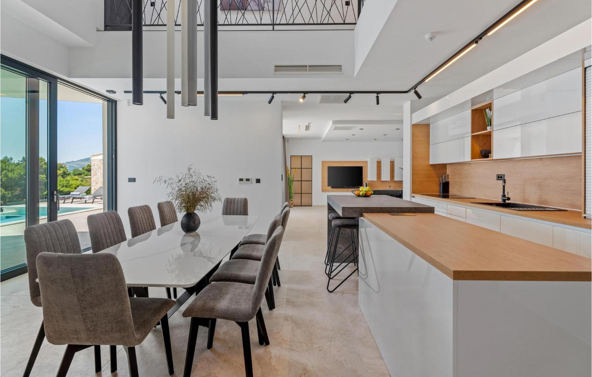 Beautiful Home In Omis With Kitchen エクステリア 写真