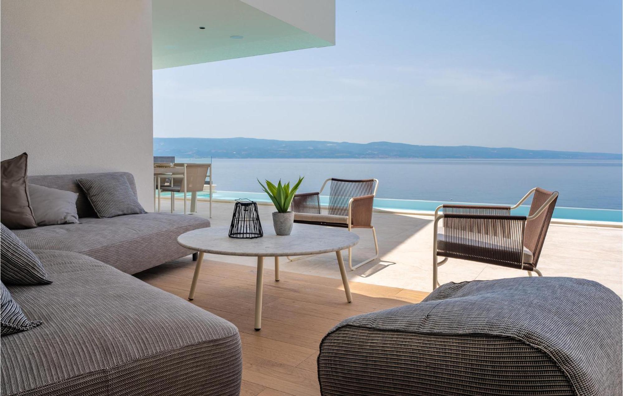 Beautiful Home In Omis With Kitchen エクステリア 写真