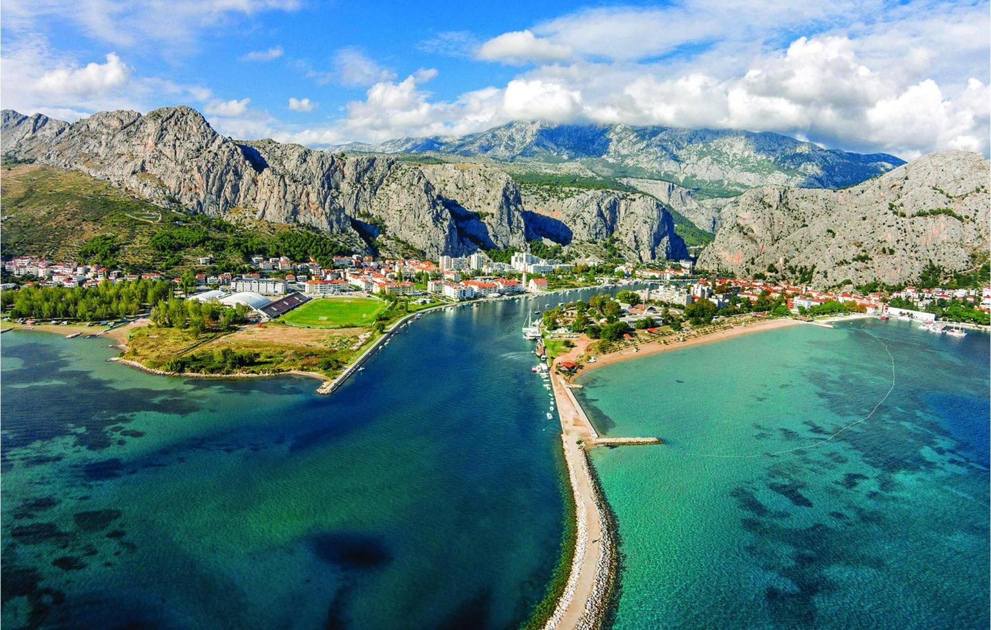 Beautiful Home In Omis With Kitchen エクステリア 写真