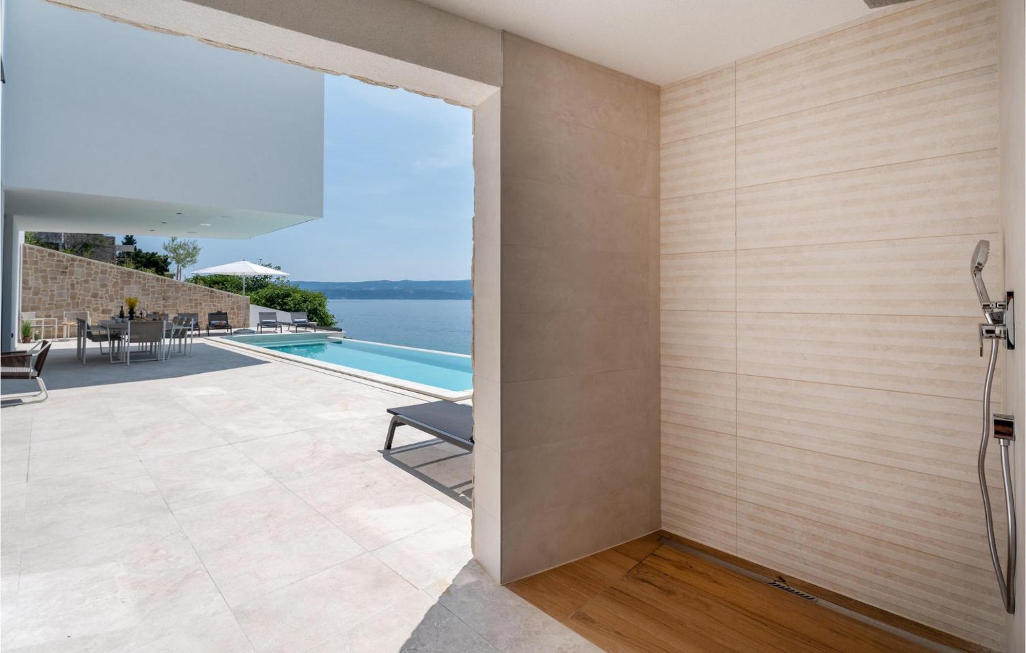 Beautiful Home In Omis With Kitchen エクステリア 写真