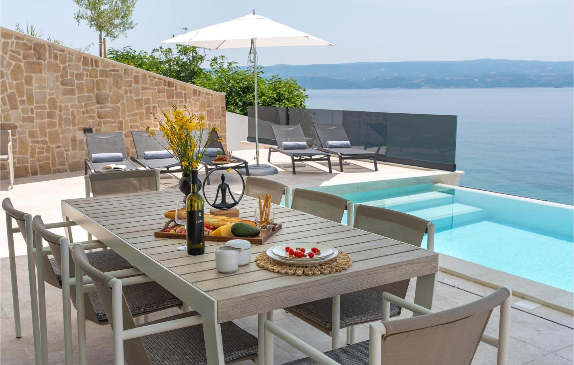 Beautiful Home In Omis With Kitchen エクステリア 写真
