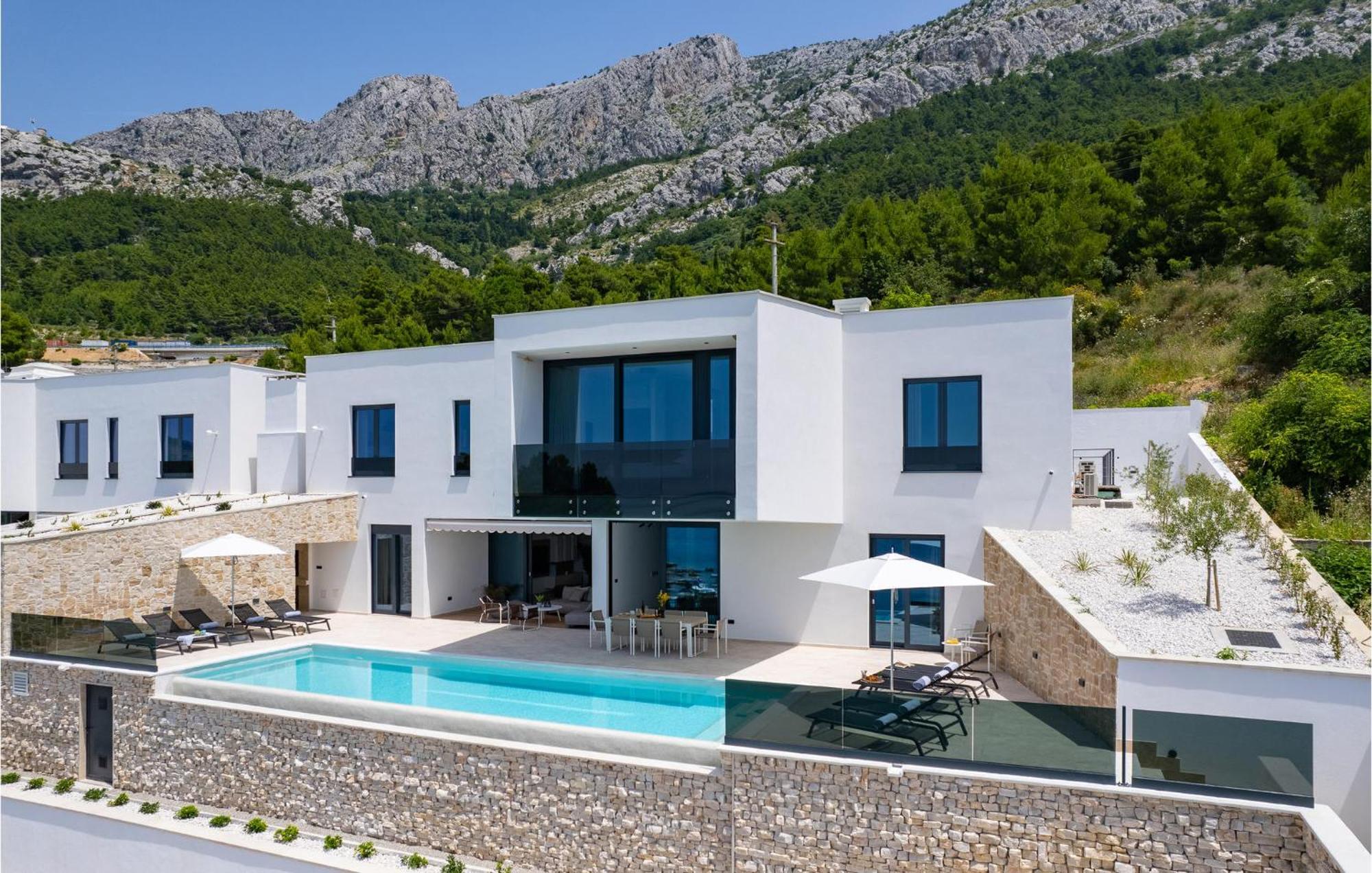 Beautiful Home In Omis With Kitchen エクステリア 写真