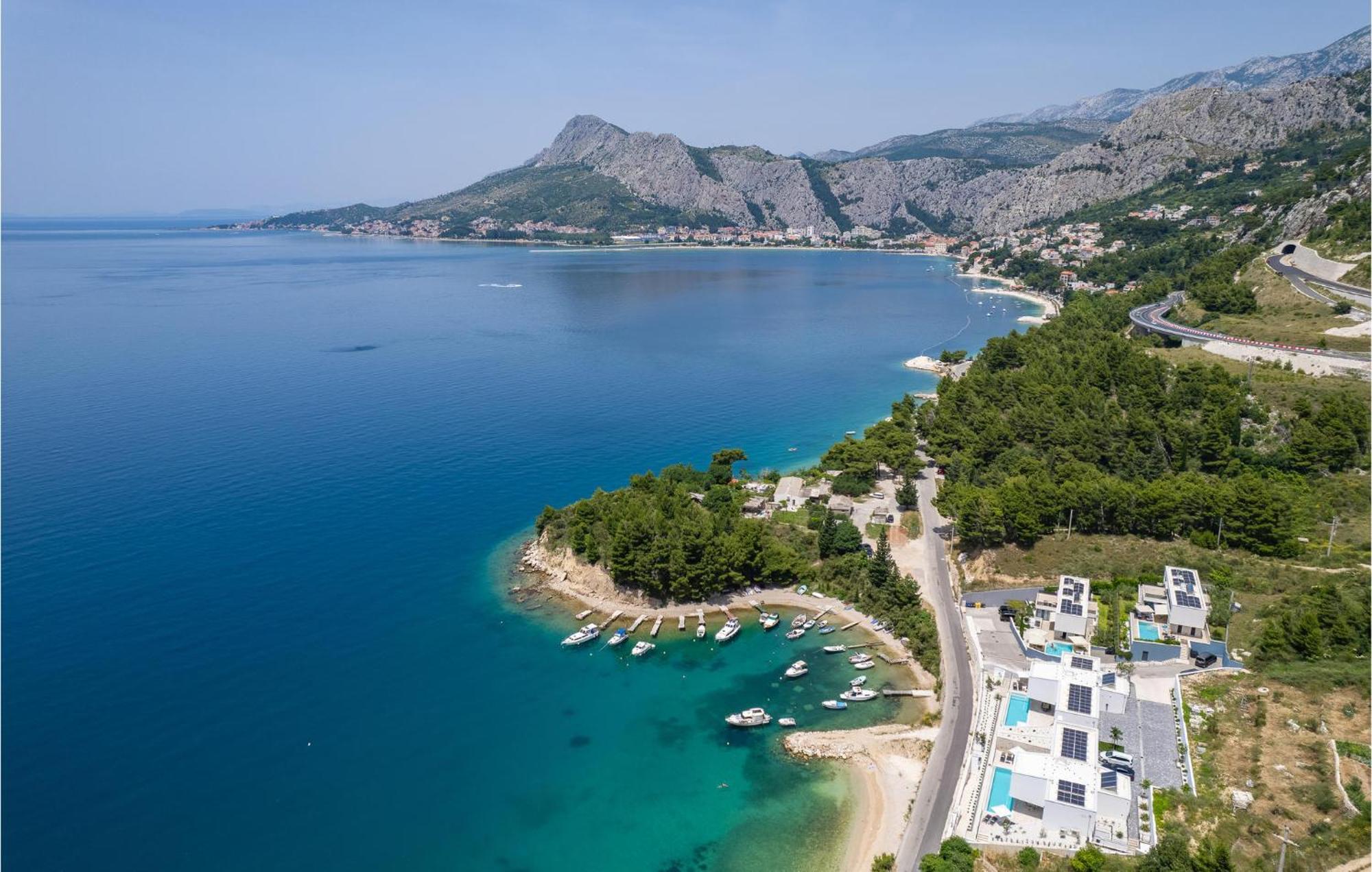 Beautiful Home In Omis With Kitchen エクステリア 写真